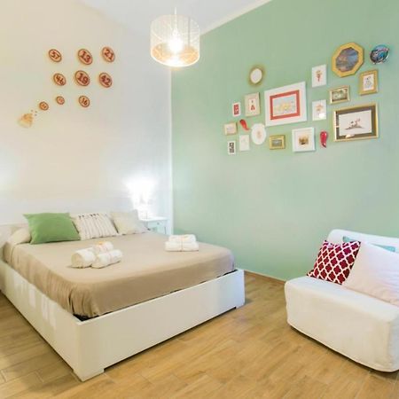 Casetta Partenopea Holiday House Napoli Bagian luar foto
