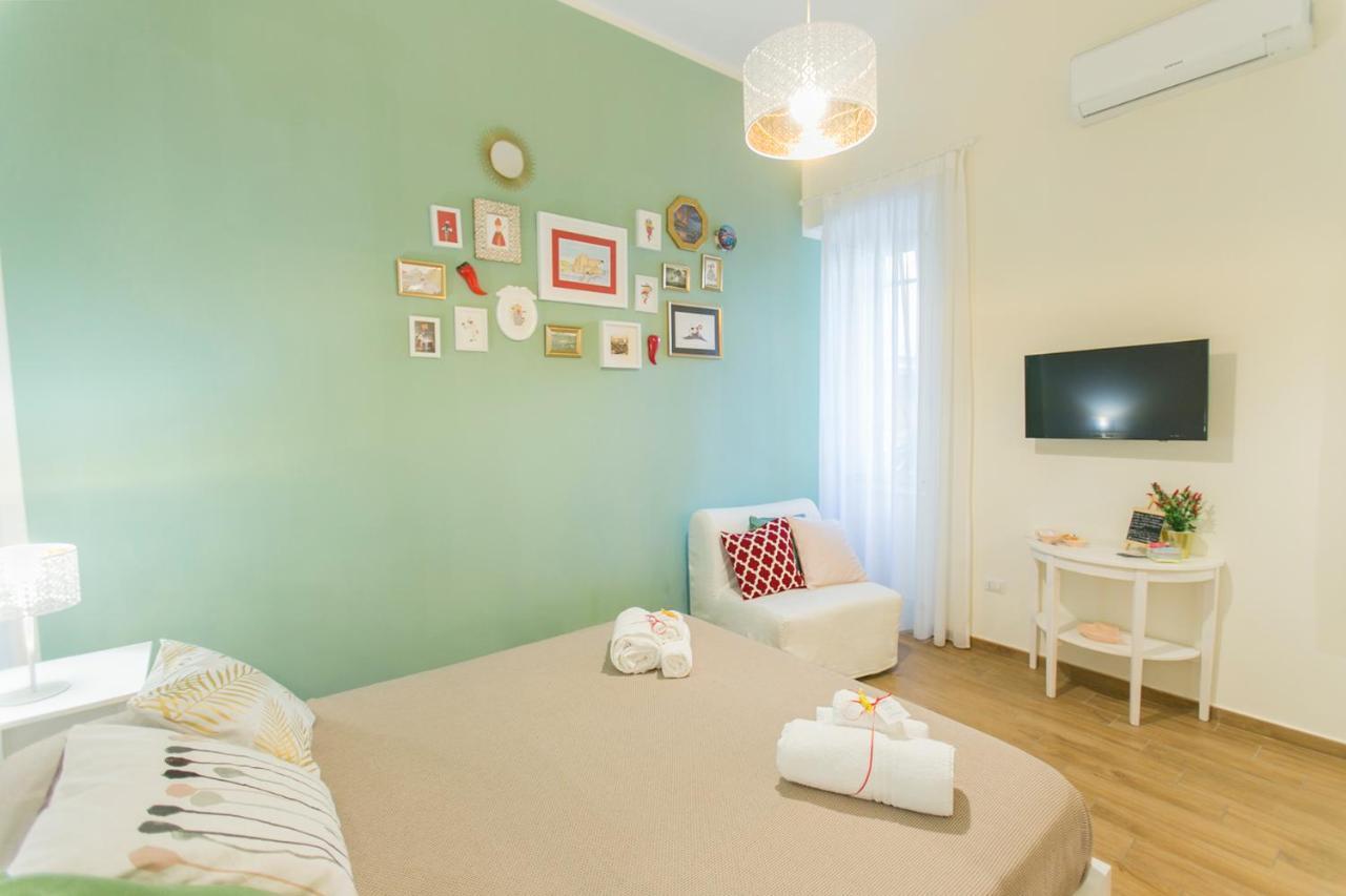 Casetta Partenopea Holiday House Napoli Bagian luar foto