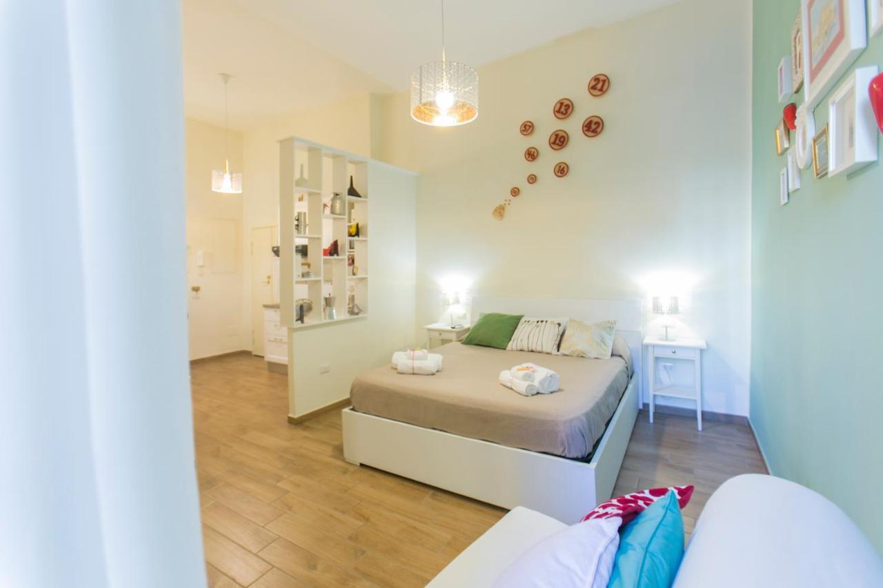 Casetta Partenopea Holiday House Napoli Bagian luar foto